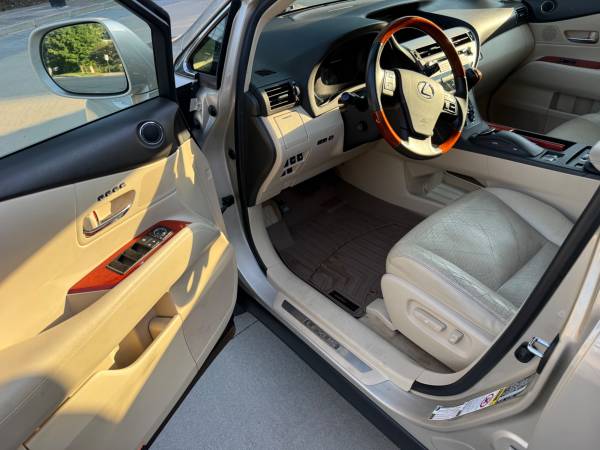 2011 Lexus, dovoz USA — foto 11 z 12