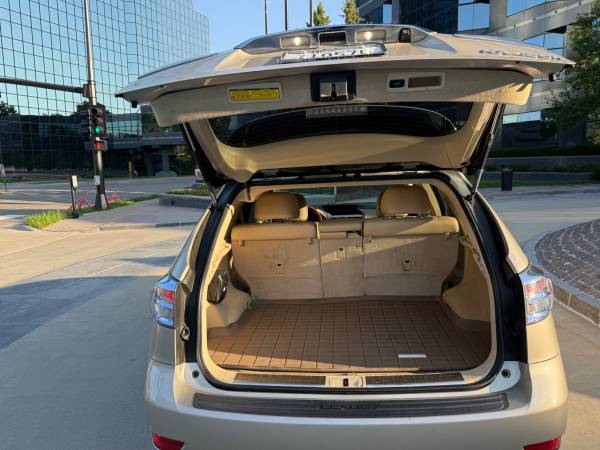 2011 Lexus, dovoz USA — foto 7 z 12