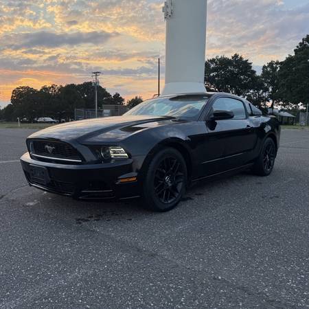 2014 Ford, dovoz USA — foto 2 z 12