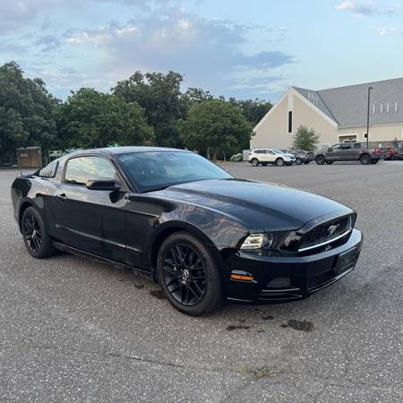2014 Ford, dovoz USA — foto 5 z 12