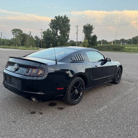 2014 Ford, dovoz USA — foto 7 z 12