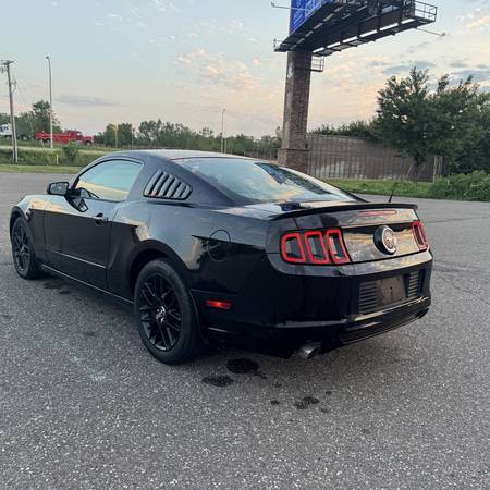 2014 Ford, dovoz USA — foto 9 z 12
