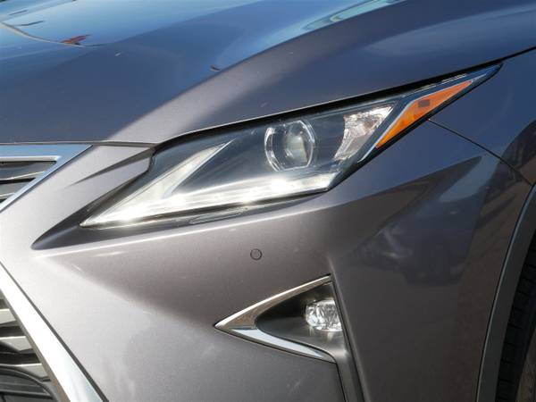2016 Lexus, dovoz USA — foto 10 z 12