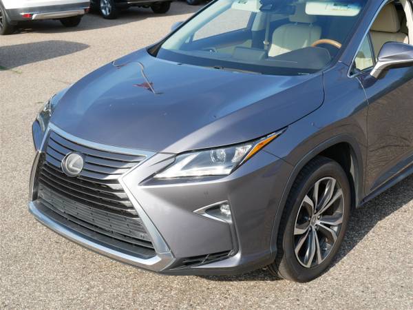 2016 Lexus, dovoz USA — foto 11 z 12
