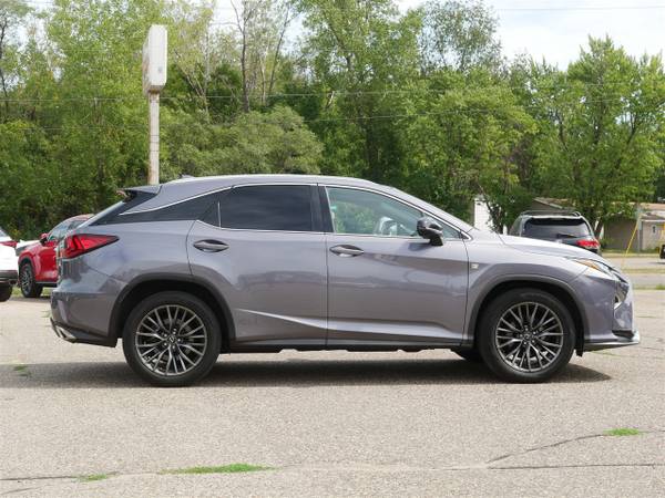 2016 Lexus, dovoz USA — foto 8 z 12