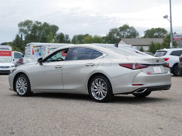 2019 Lexus, dovoz USA — foto 5 z 12