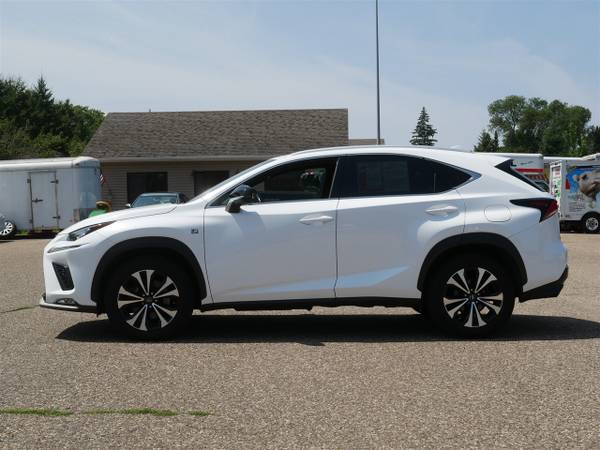 2019 Lexus, dovoz USA — foto 4 z 12