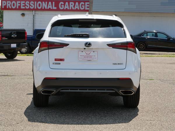 2019 Lexus, dovoz USA — foto 6 z 12
