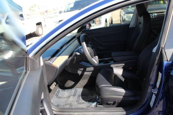 Tesla, dovoz USA — foto 12 z 12