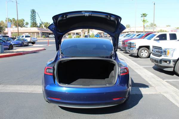 Tesla, dovoz USA — foto 8 z 12