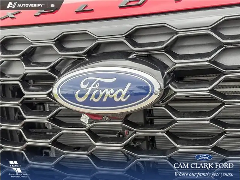 2026 Ford Explorer ST-Line, červená, 10 km, dovoz Kanada — foto 9 z 12