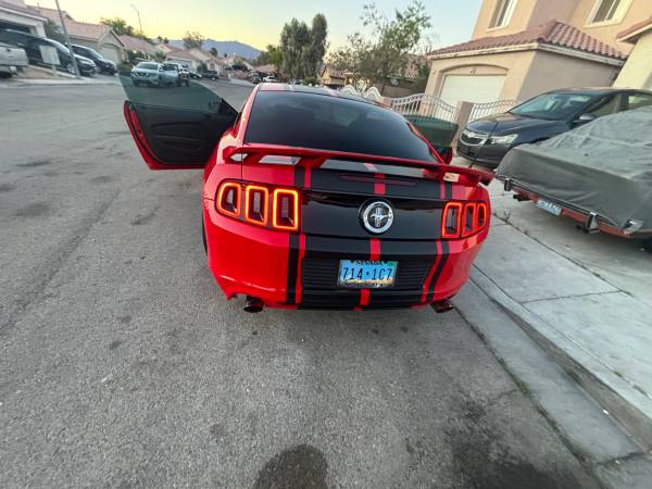 2014 Ford, dovoz USA — foto 11 z 12