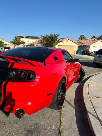 2014 Ford, dovoz USA — foto 3 z 12