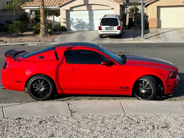 2014 Ford, dovoz USA — foto 8 z 12