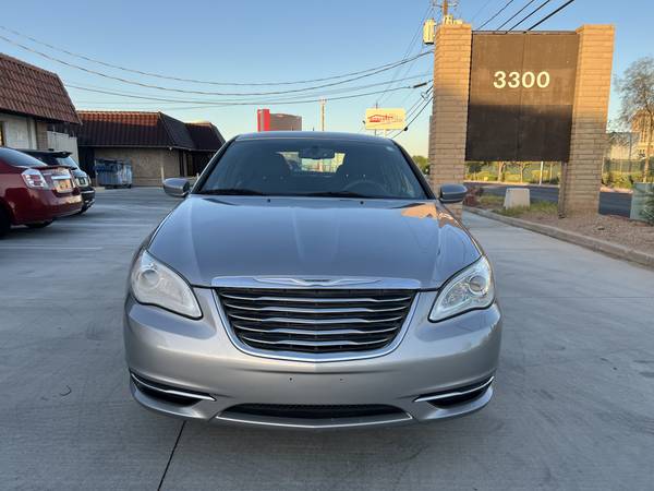 2014 Chrysler, dovoz USA — foto 3 z 12