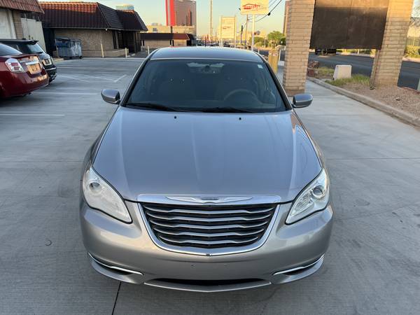 2014 Chrysler, dovoz USA — foto 4 z 12