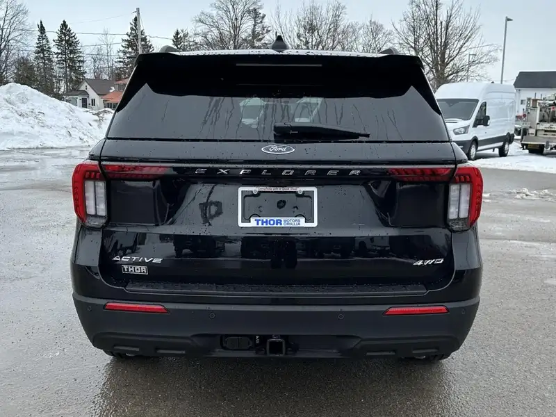 2026 Ford Explorer Active w/200A Pkg, černá, 50 km, dovoz Kanada — foto 6 z 12
