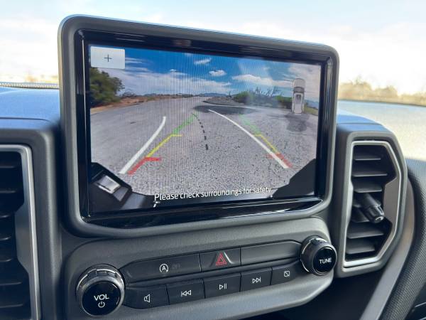 2022 Ford, dovoz USA — foto 12 z 12
