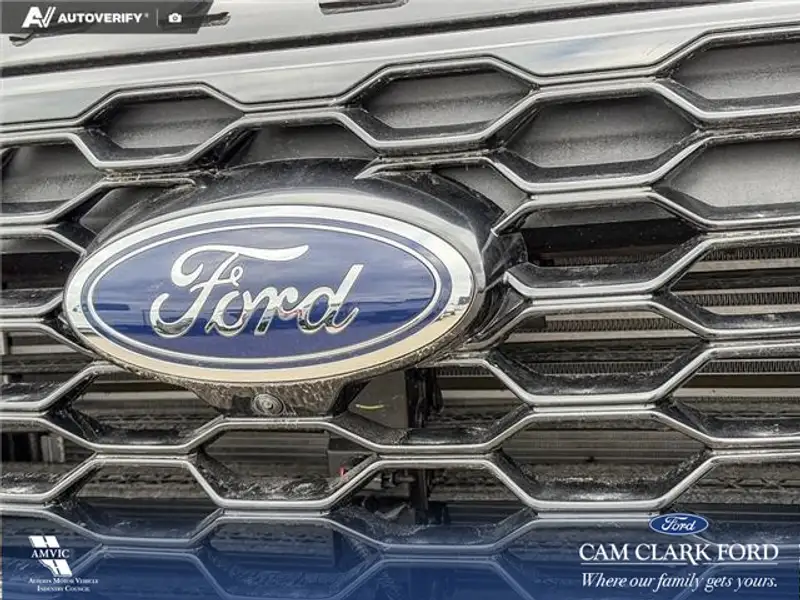 2025 Ford Explorer ST, černá, 890 km, dovoz Kanada — foto 9 z 12