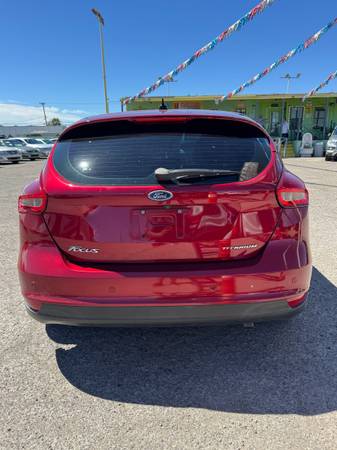 2017 Ford, dovoz USA — foto 5 z 11