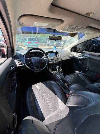 2017 Ford, dovoz USA — foto 7 z 11
