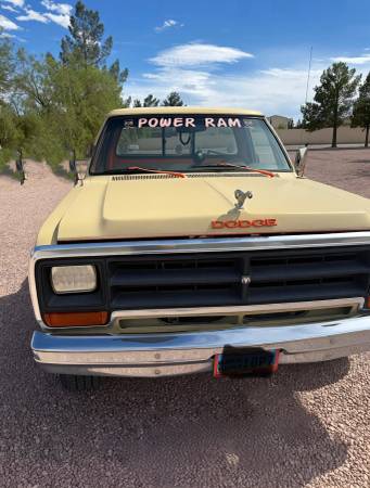 1984 Dodge, dovoz USA — foto 2 z 5