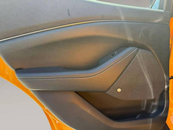 2022 Ford, dovoz USA — foto 11 z 11