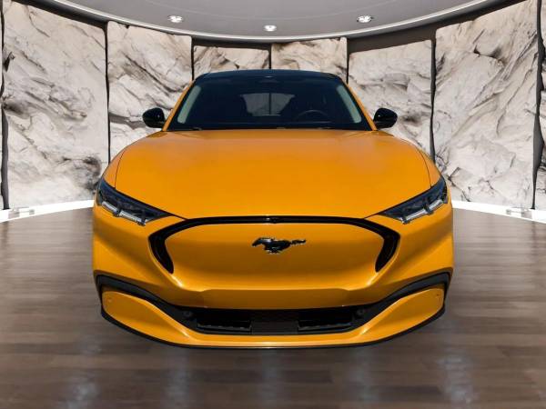 2022 Ford, dovoz USA — foto 2 z 11