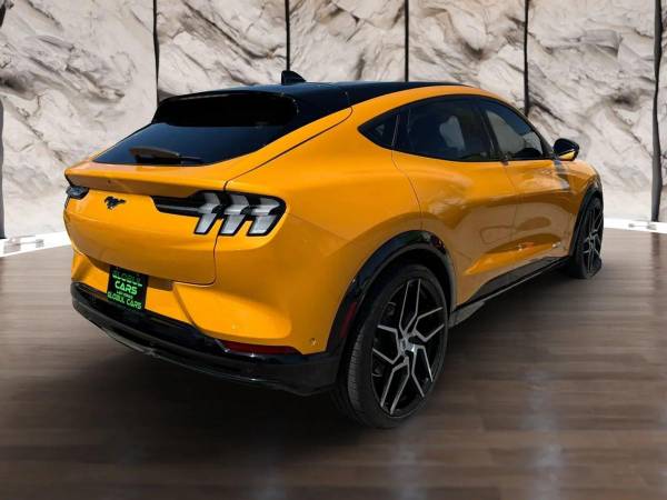 2022 Ford, dovoz USA — foto 4 z 11