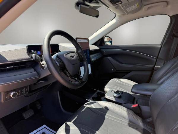 2022 Ford, dovoz USA — foto 7 z 11