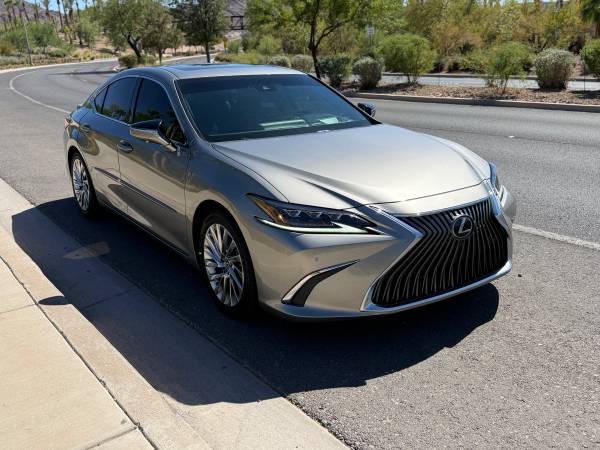 2021 Lexus, dovoz USA — foto 4 z 12