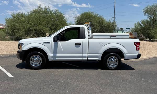 2020 Ford, dovoz USA — foto 2 z 10