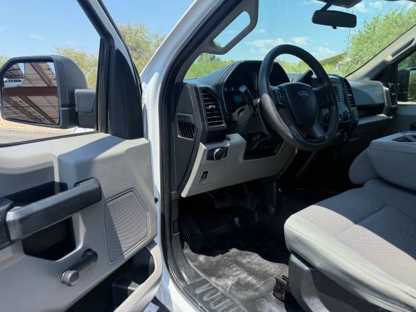 2020 Ford, dovoz USA — foto 9 z 10
