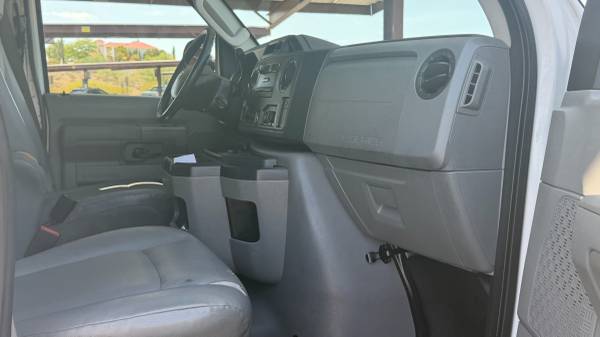 2010 Ford, dovoz USA — foto 9 z 11