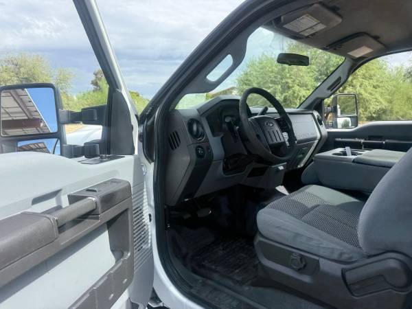 2016 Ford, dovoz USA — foto 8 z 8