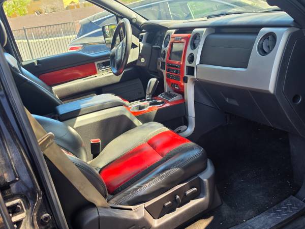 2011 Ford, dovoz USA — foto 4 z 5