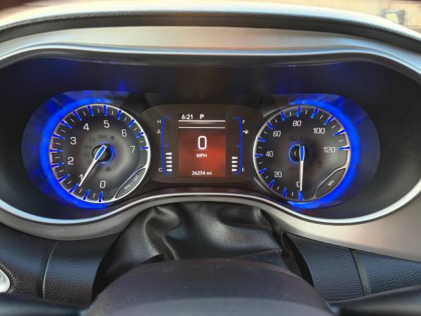 2018 Chrysler, dovoz USA — foto 10 z 12