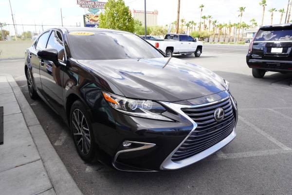 2017 Lexus, dovoz USA — foto 6 z 12