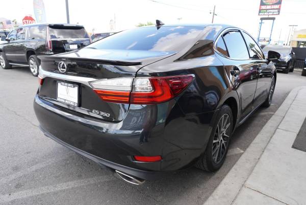 2017 Lexus, dovoz USA — foto 9 z 12