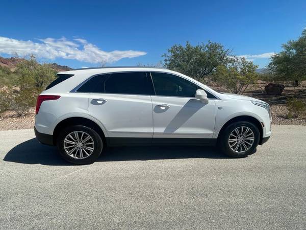 2017 Cadillac, dovoz USA — foto 5 z 12
