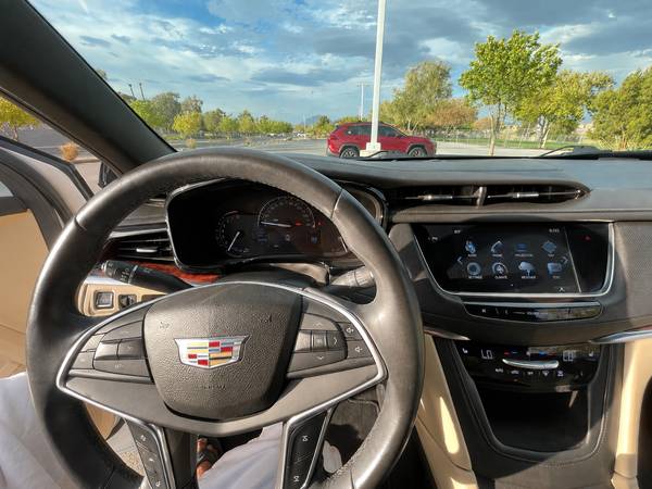 2017 Cadillac, dovoz USA — foto 7 z 12