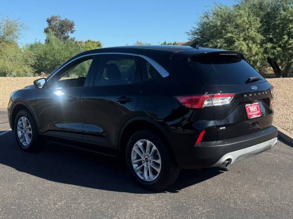 2022 Ford, dovoz USA — foto 3 z 10