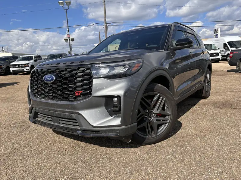 2026 Ford Explorer ST, šedá, 157 km, dovoz Kanada — foto 2 z 12