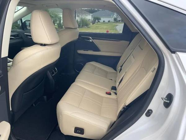 2022 Lexus, dovoz USA — foto 4 z 5