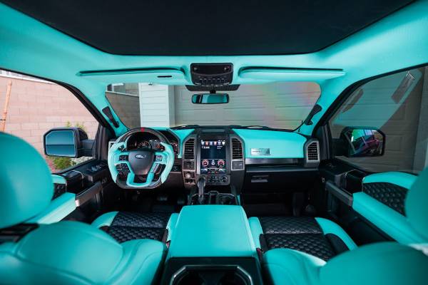 2017 Ford, dovoz USA — foto 12 z 12