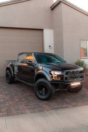 2017 Ford, dovoz USA — foto 3 z 12
