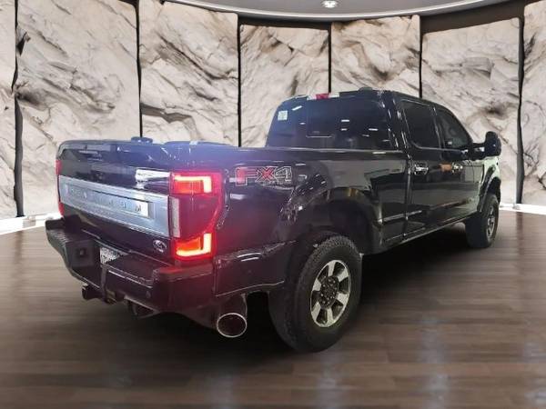 2022 Ford, dovoz USA — foto 3 z 6