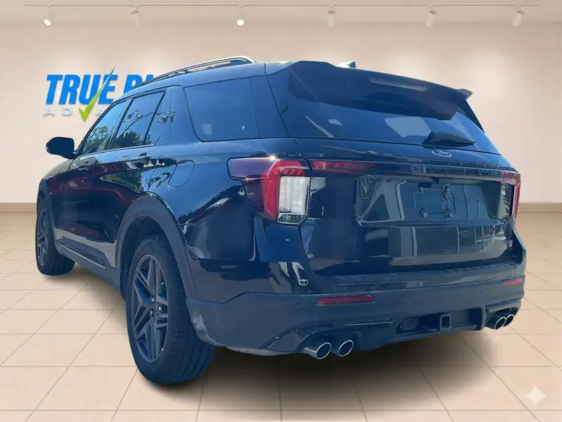 2026 Ford Explorer ST 400a, černá, dovoz Kanada — foto 3 z 12