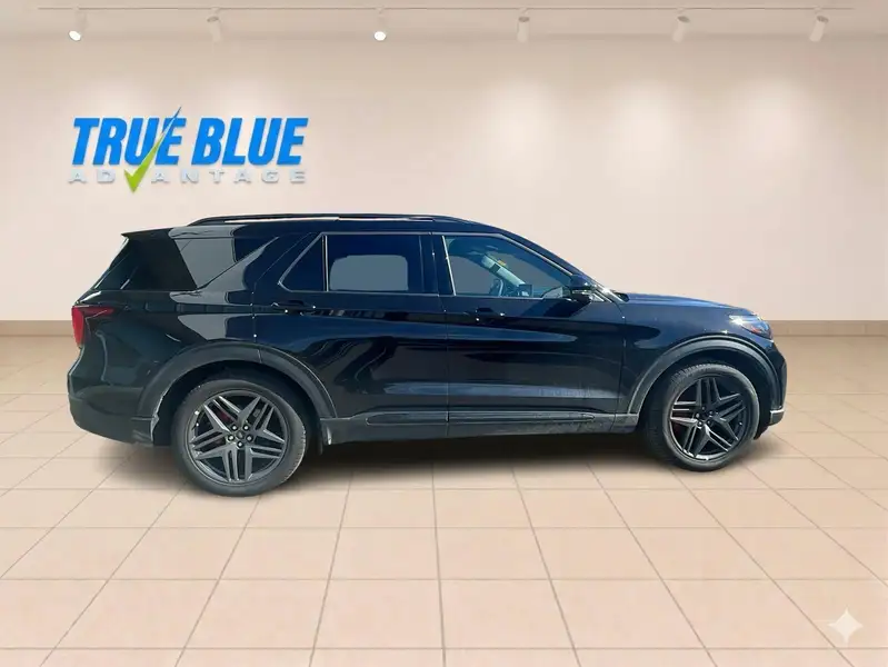 2026 Ford Explorer ST 400a, černá, dovoz Kanada — foto 6 z 12