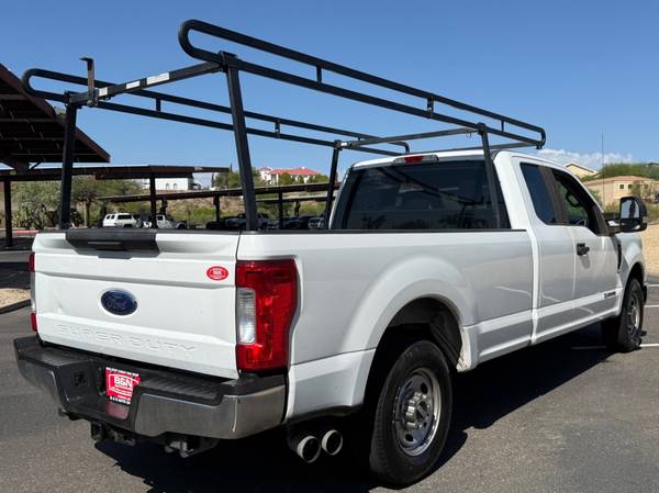 2017 Ford, dovoz USA — foto 5 z 9